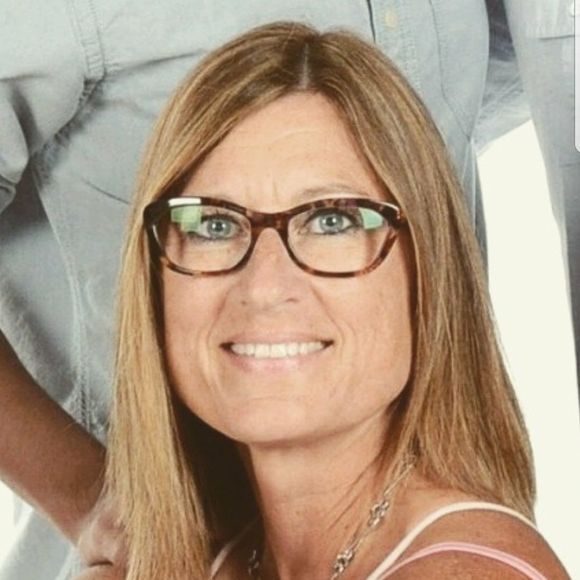 Meet your Posher, Rae - Picture 1 of 1